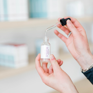 What Does a Face Serum Do? Benefits