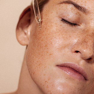When To Use A Peptide Serum | Layering & Routine Guide